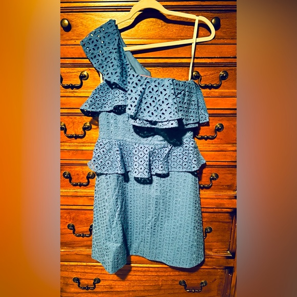 Gorgeous NWT one shoulder ruffle blue eyelet Lilly Pulitzer dress with side zip - Picture 1 of 3